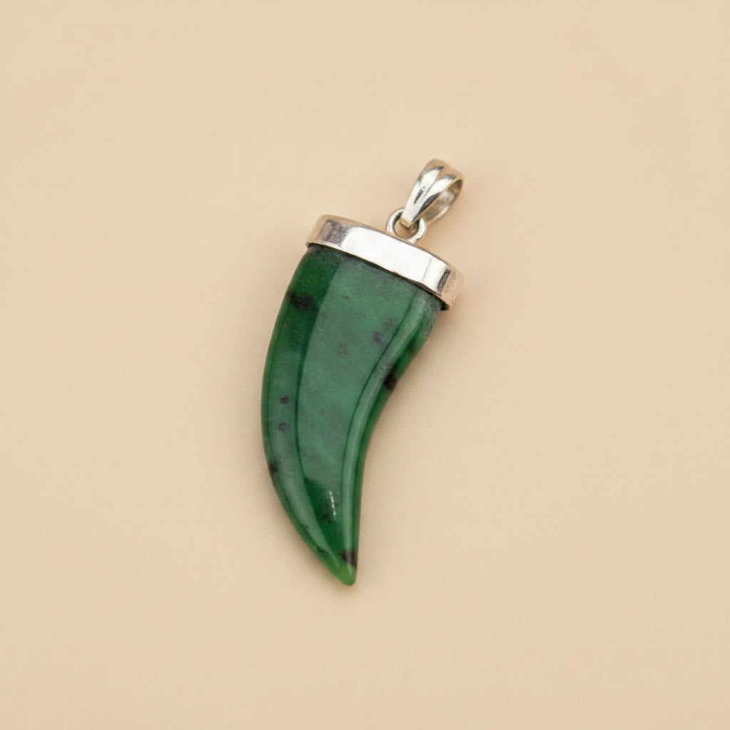 Vintage Jade Tooth Pendant – Green – Filigree Gold-Tone Setting – Approx. 3 cm