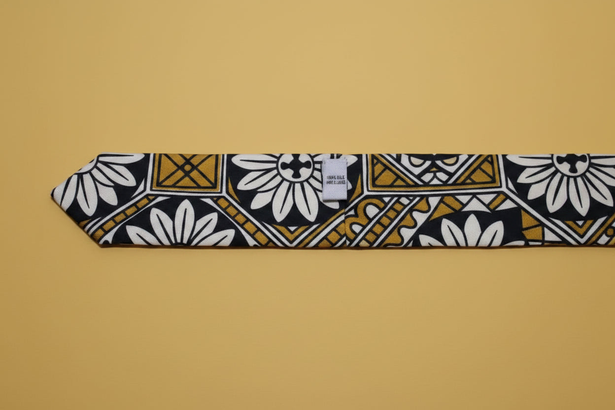 Twilly, pure silk Brand: inoui editions X Musée de la toile de jour
