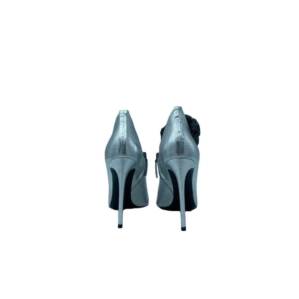Tom Ford Silver Metallic Pointed Ankle Booties — close-up detail | Rent designer fashion at Laura Messerschmitt Berlin