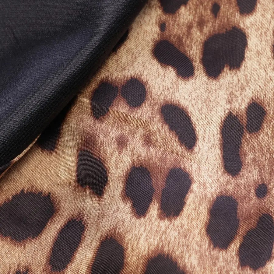 Dolce & Gabbana — Black Silk Blazer — close-up detail | Rent designer fashion at Laura Messerschmitt Berlin