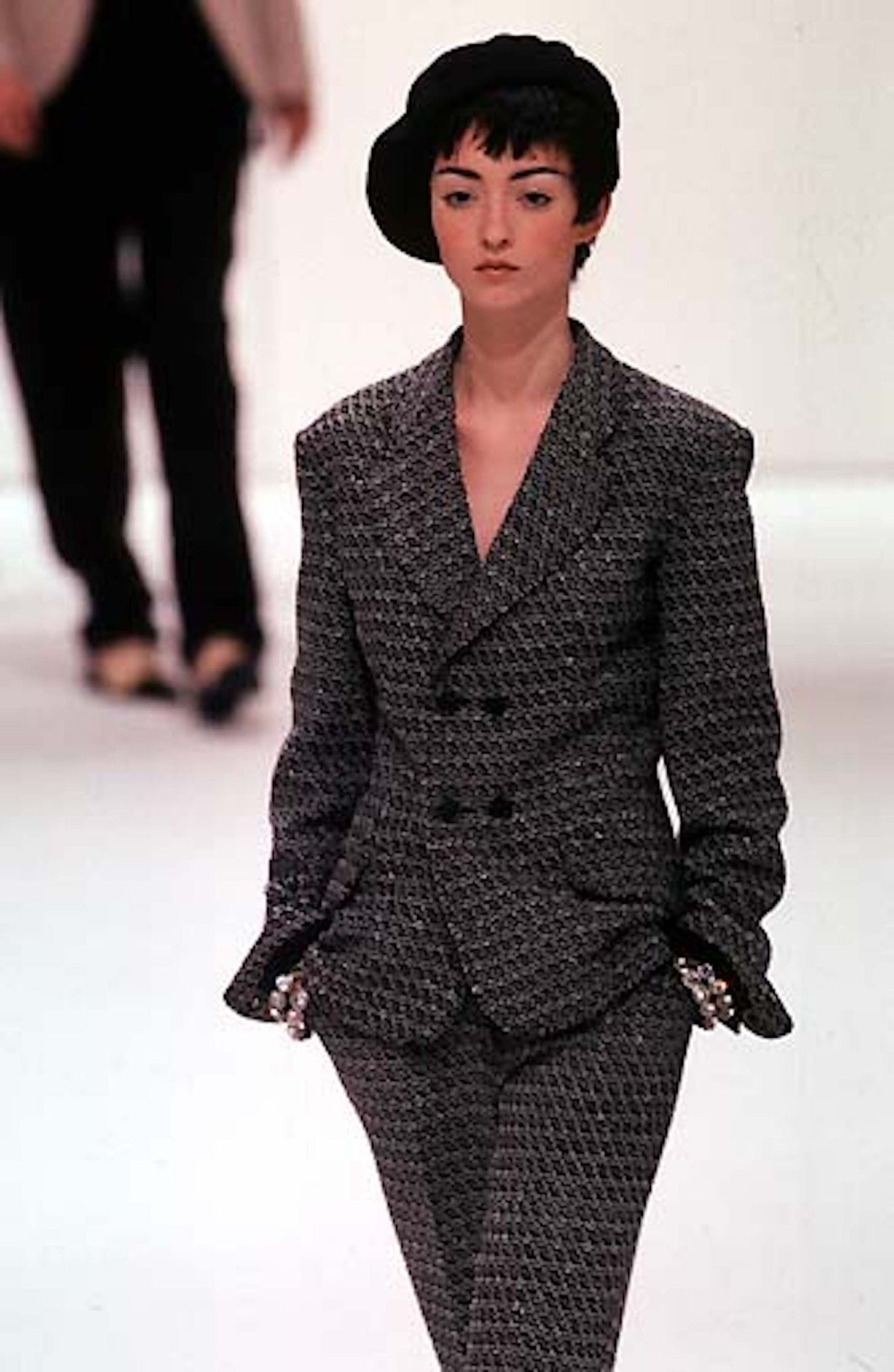 Chanel Boutique Double-Breasted Knit Blazer – Black & White – Vintage – FR 36
