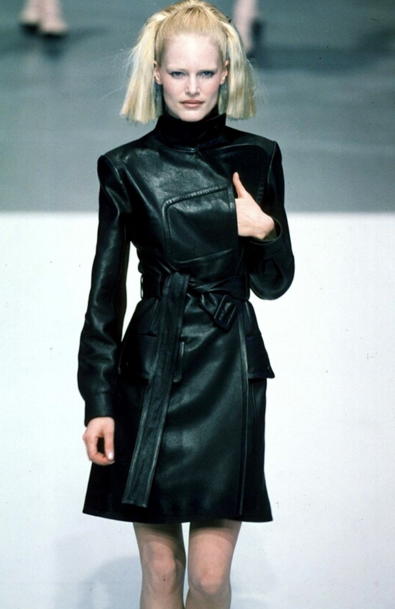 Chanel vintage 1997 brown cerf leather trench coat — view 4