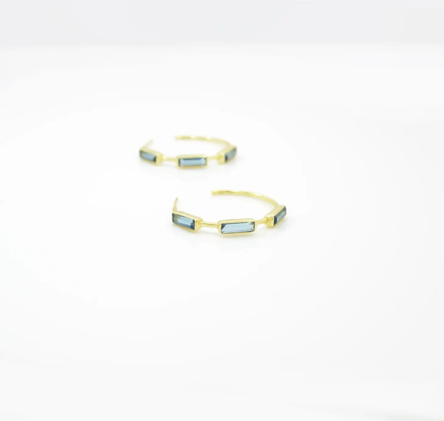 Gold-Plated 925 Silver Baguette Hoop Earrings – Blue Iolite –