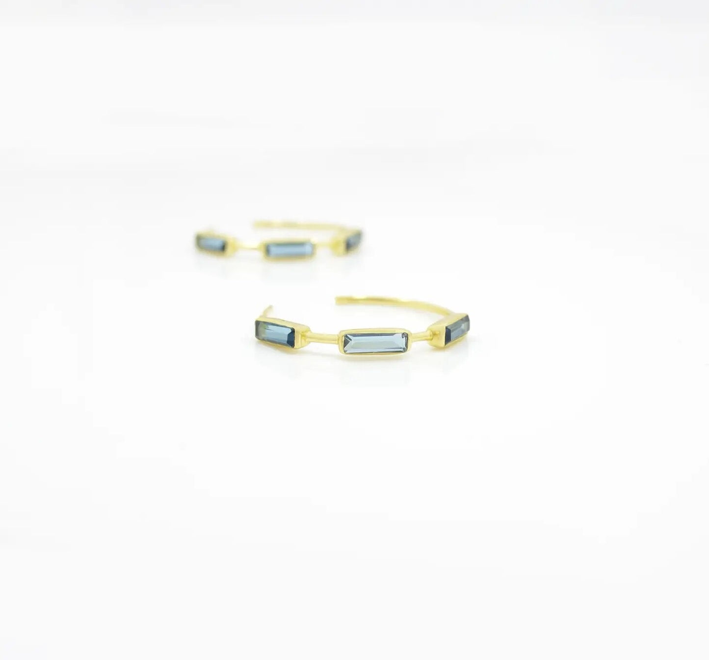Gold-Plated 925 Silver Baguette Hoop Earrings – Blue Iolite –