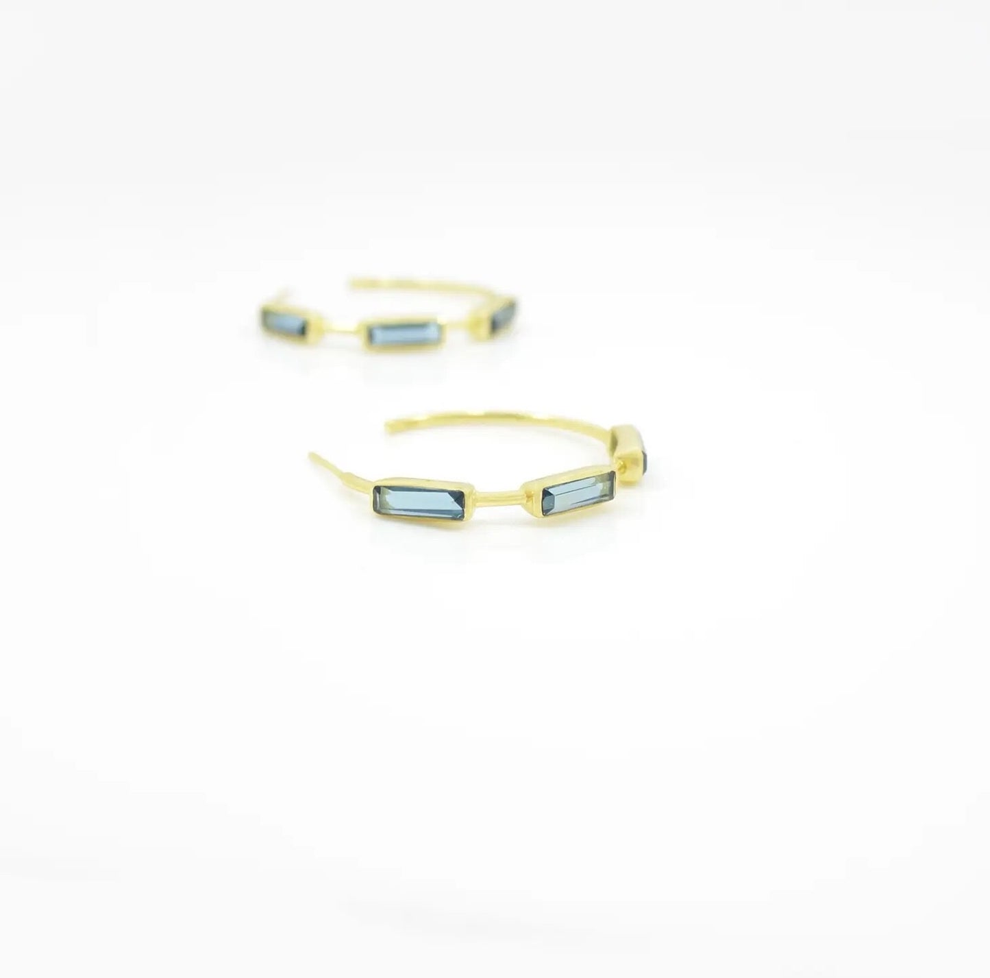 Gold-Plated 925 Silver Baguette Hoop Earrings – Blue Iolite –