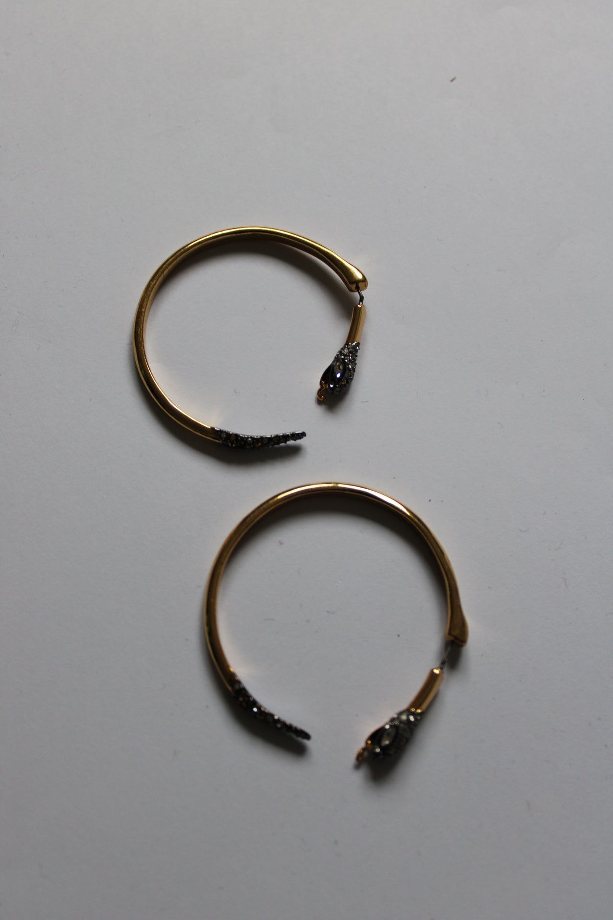 Alexis Bittar Sculptural Serpent Hoop Earrings – Gold Tone – Swarovski Crystal Diameter: Approx. 5 cm