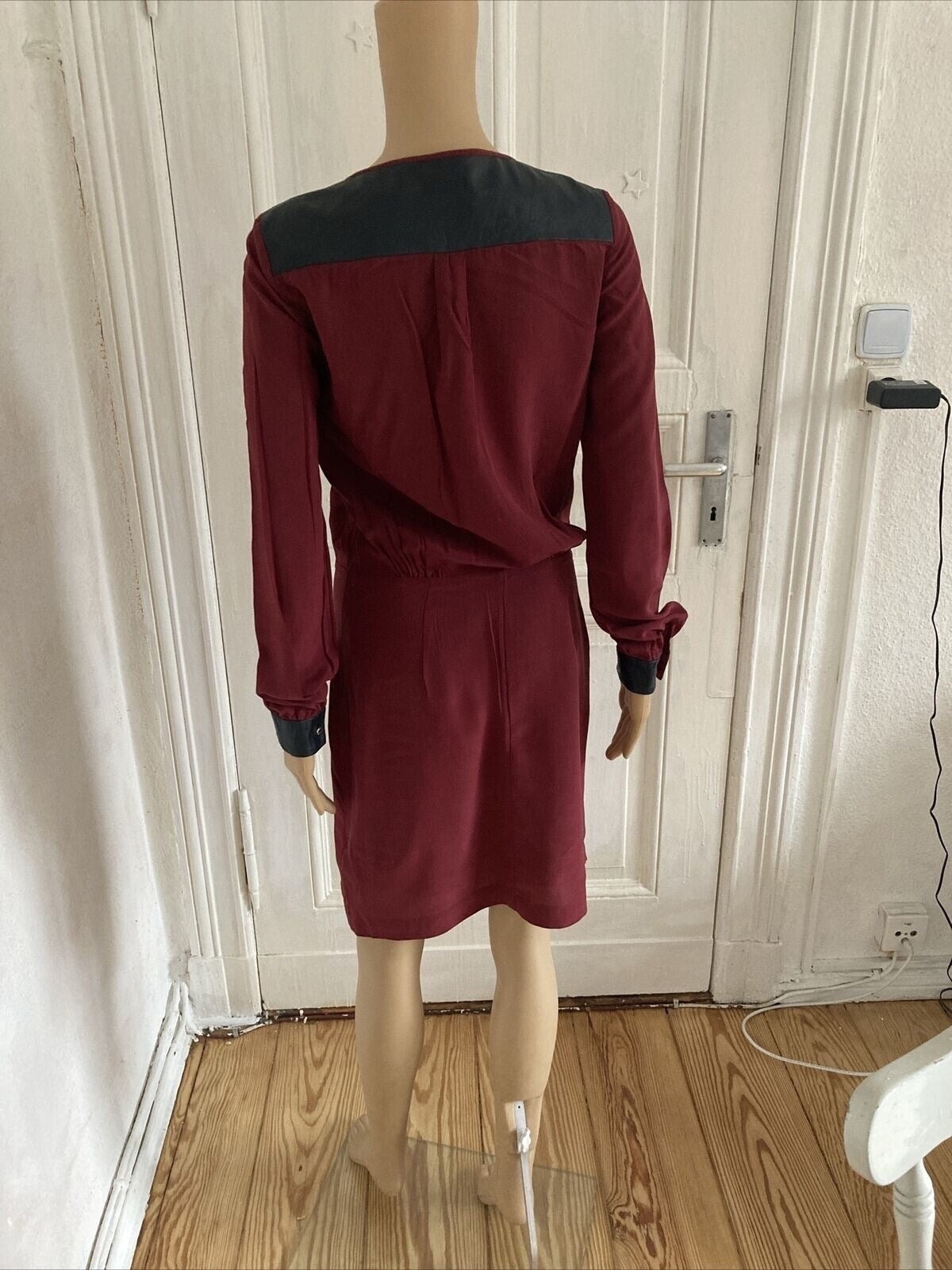Tommy Hilfiger Item: Dress Size: 34/XS Color: red Material: pure silk