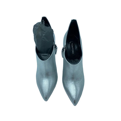 Tom Ford Silver Metallic Pointed Ankle Booties — detail view | Rent designer fashion at Laura Messerschmitt Berlin
