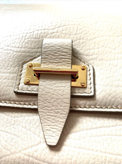 Tom Ford Tara Small Chain Crossbody — view 7 | Rent designer fashion at Laura Messerschmitt Berlin