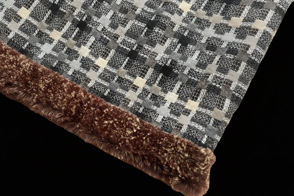 Chanel — 2005 A-Linien-Tweedrock mit Kaninchenfellbesatz