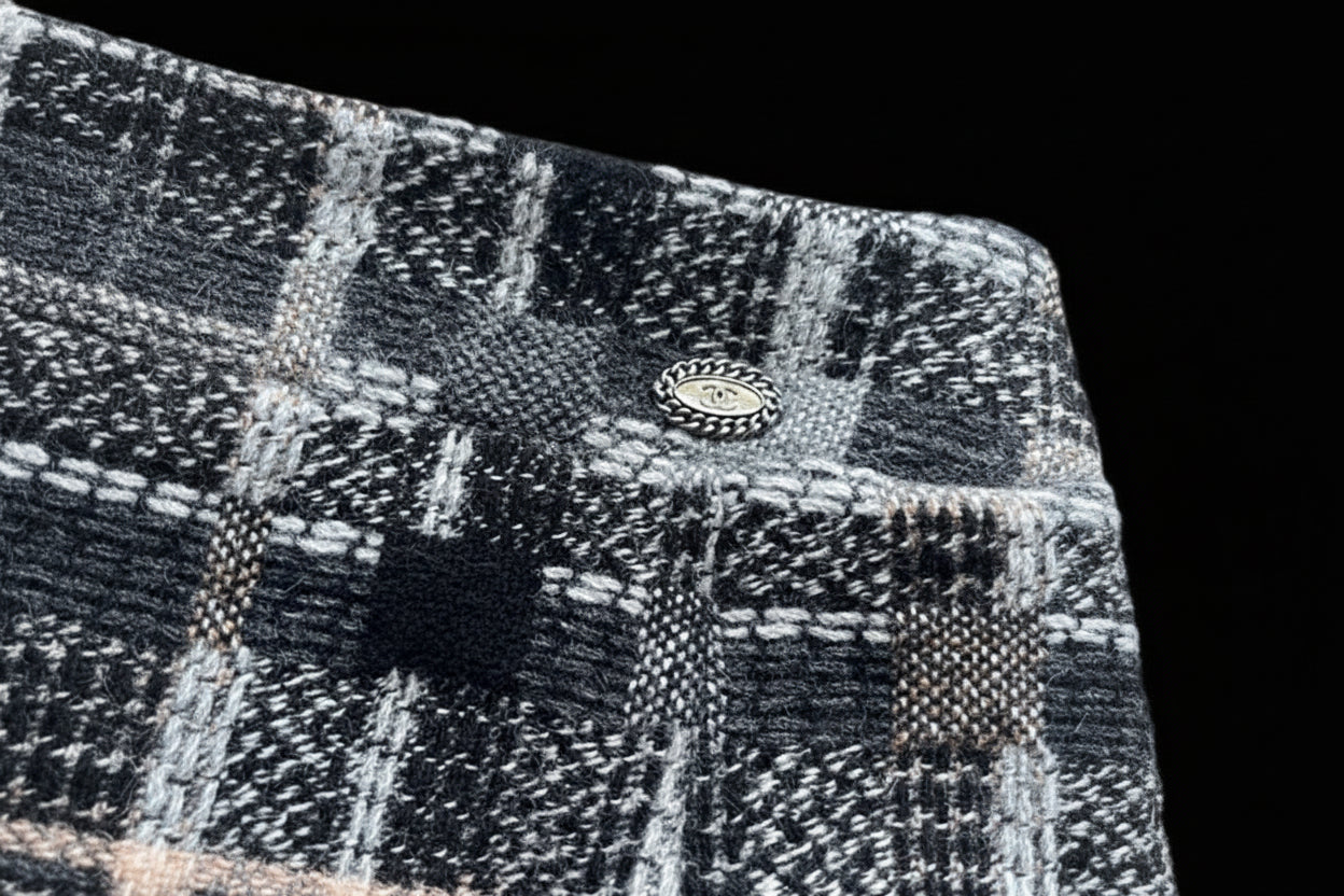Chanel — 2005 A-Linien-Tweedrock mit Kaninchenfellbesatz