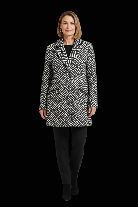 Set Urban Deluxe geometric jacquard coat in black & white — rent from Laura Messerschmitt, Berlin stylist