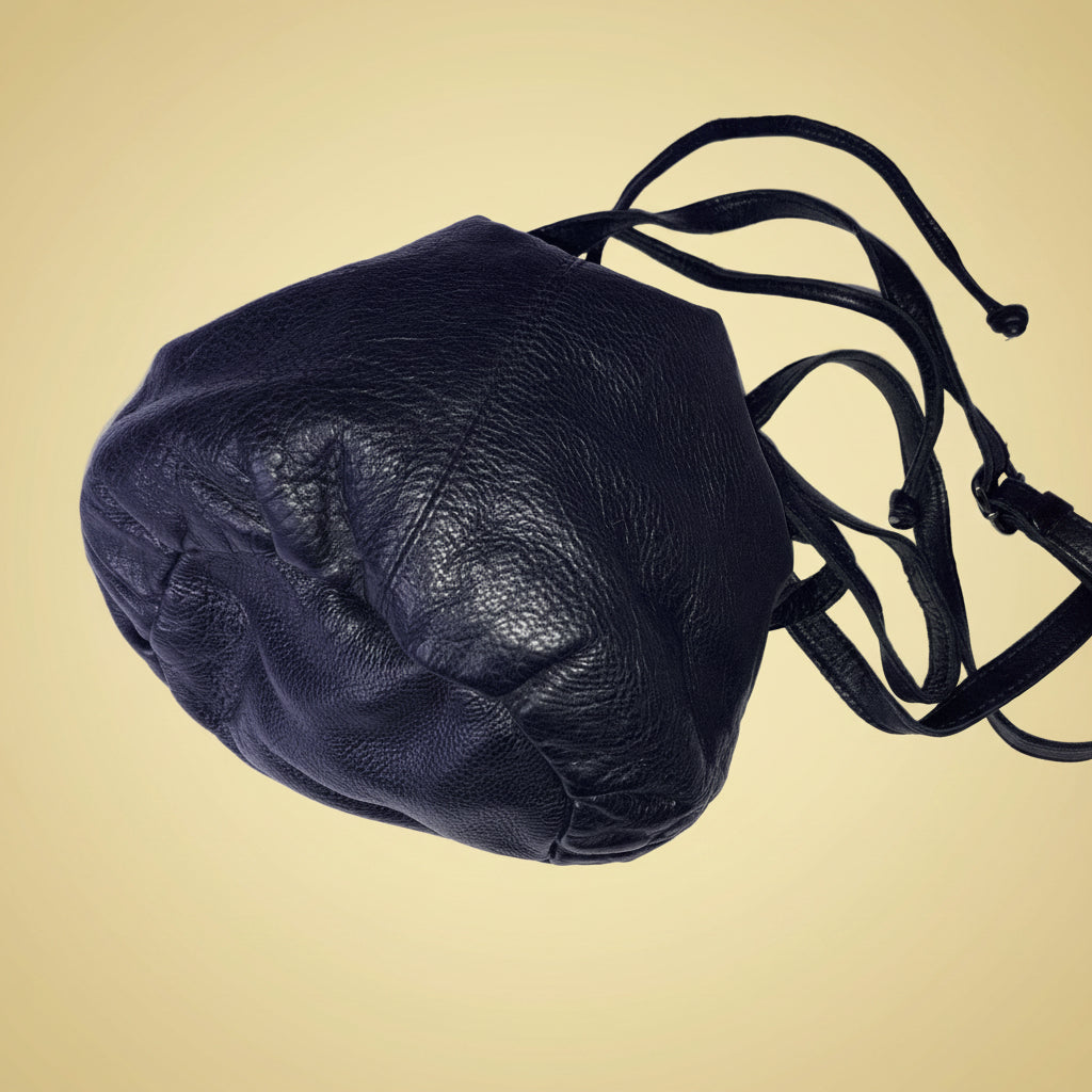 Feynsinn - Leather Drawstring Bucket Bag in Black
