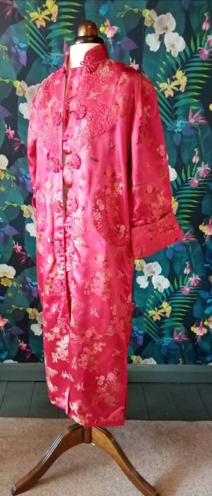 Vintage — 1940s Chinese Brocade Haus Robe in Silk