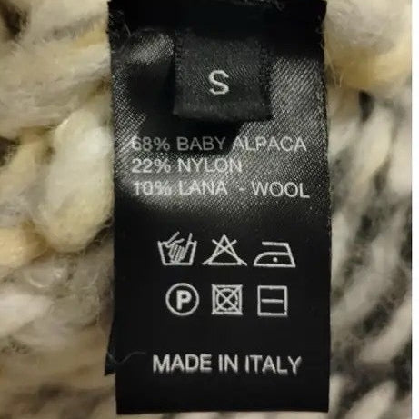 Roberto Collina Baby Alpaca Sweater — Close-up knit