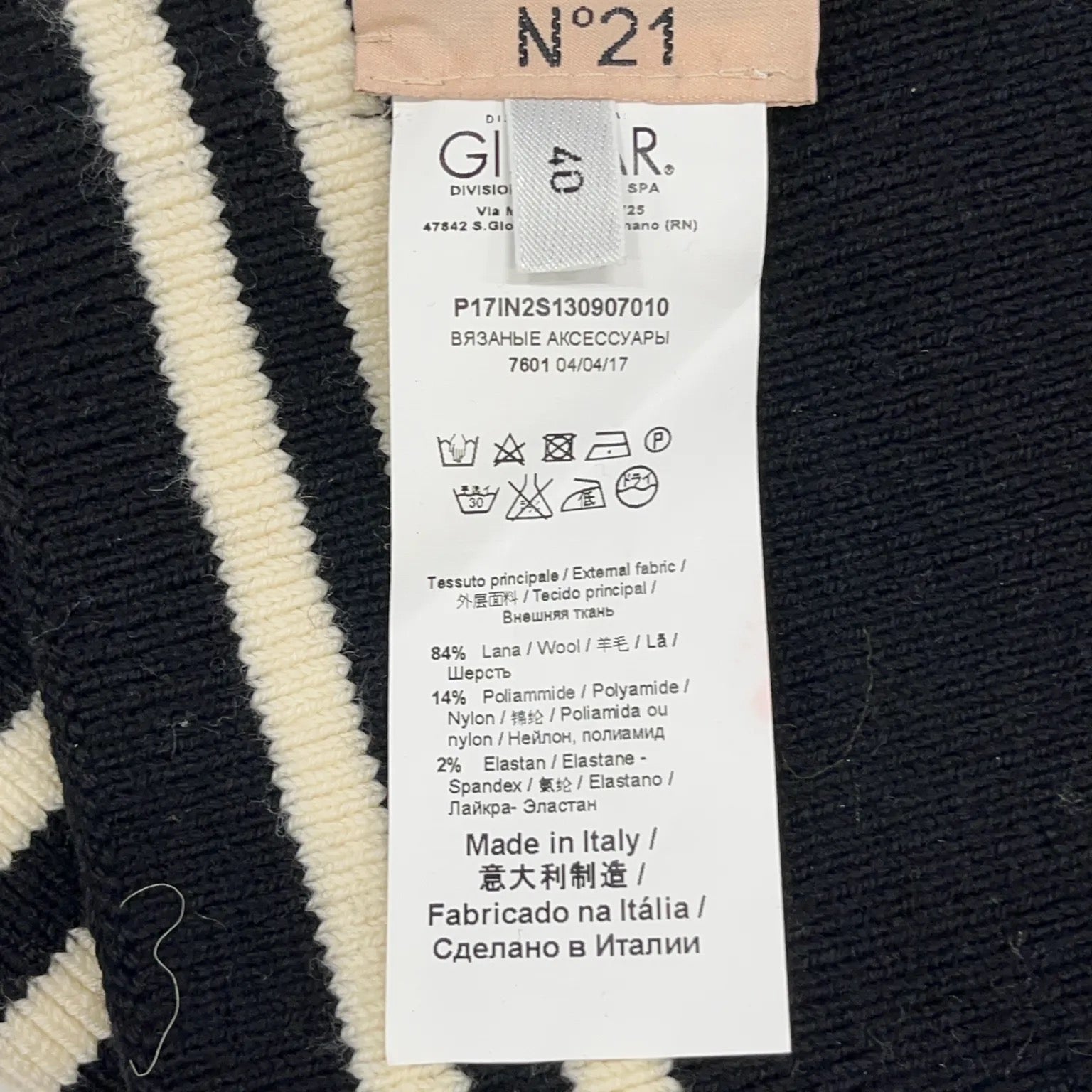 N°21 — Top in Wool