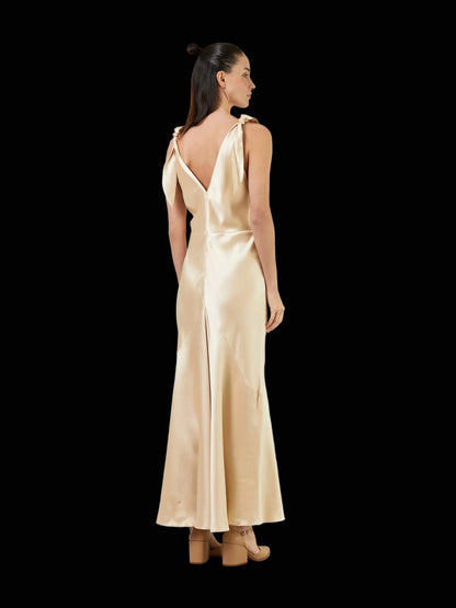 Havilland — Crème Couture Dress — detail view | Rent designer fashion at Laura Messerschmitt Berlin