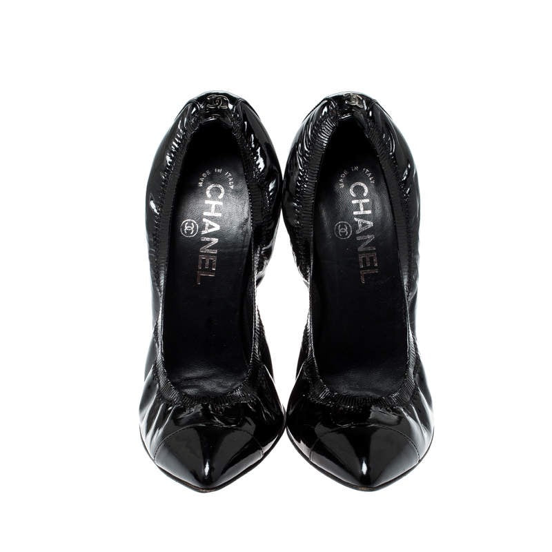 CHANEL Chanel Black Patent Leather Pointed Toe Pumps