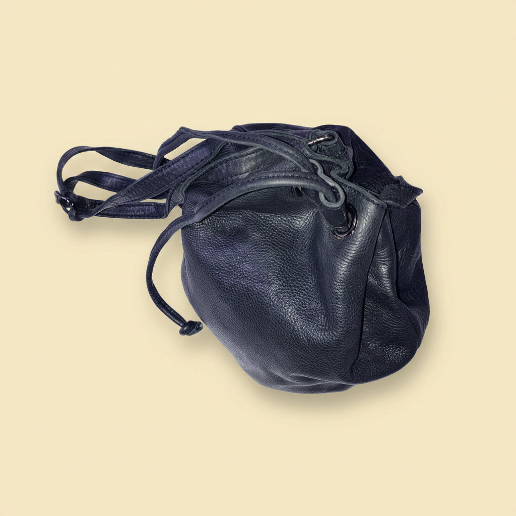 Feynsinn - Leather Drawstring Bucket Bag in Black