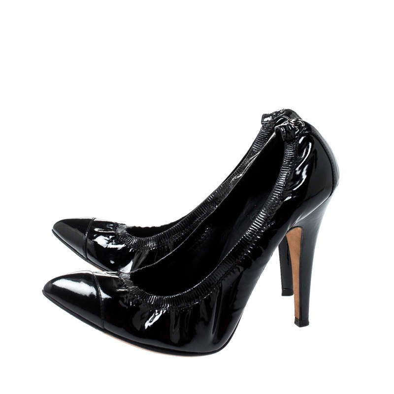 CHANEL Chanel Black Patent Leather Pointed Toe Pumps