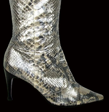 Sergio Rossi — Python Pearl-Effect Pointed Boots — side view | Rent designer fashion at Laura Messerschmitt Berlin