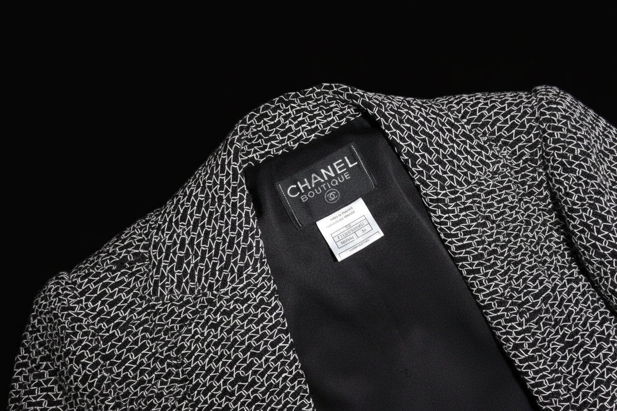 Chanel Boutique 1990s double-breasted blazer black and white viscose knit alternate angle