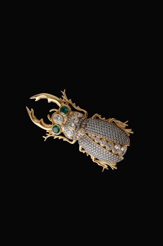 Begüm Khan nano scarab brooch, 24k gold-plated — rent from Laura Messerschmitt, Berlin stylist