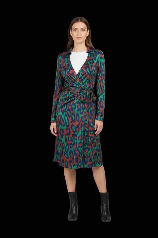 Diane von Furstenberg silk jersey wrap dress in leopard print — rent from Laura Messerschmitt, Berlin stylist