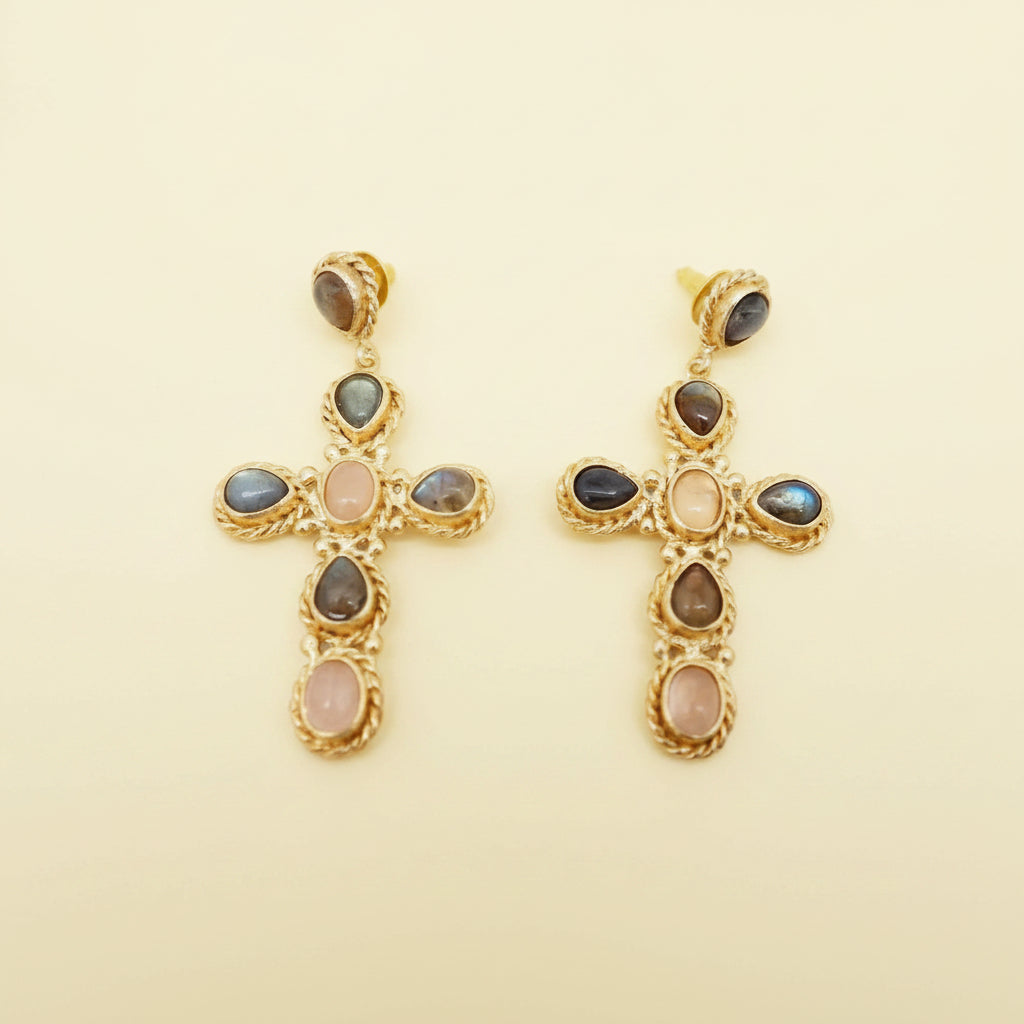 Niiki Paris jewellery close-up