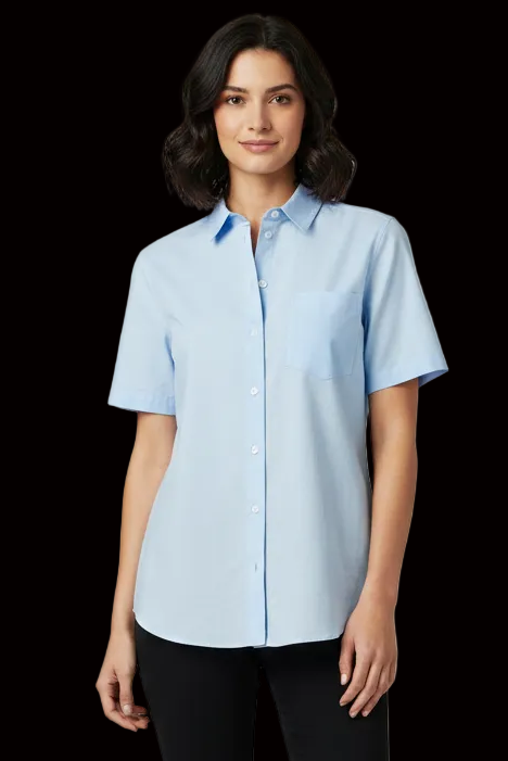 Manguun vintage 90s cotton short-sleeve blouse in light blue — rent from Laura Messerschmitt, Berlin stylist