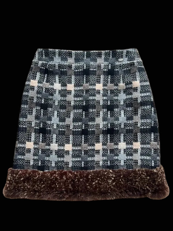 Chanel — 2005 A-Linien-Tweedrock mit Kaninchenfellbesatz