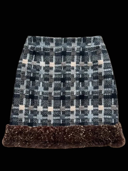 Chanel — 2005 A-Linien-Tweedrock mit Kaninchenfellbesatz