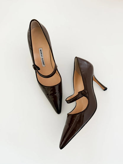Manolo Blahnik – Braune Lackleder Mary Jane Pumps