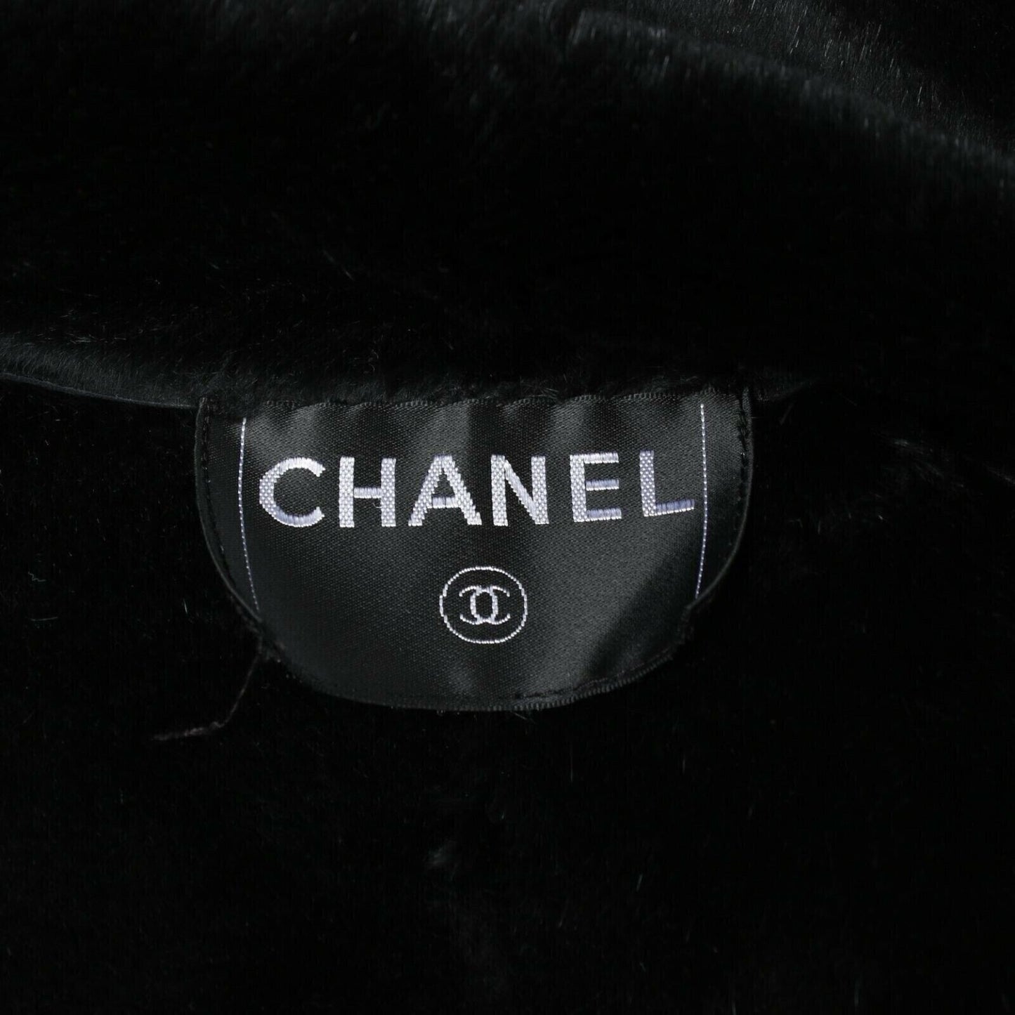 Chanel black lambskin leather jacket with shearling trim gold CC button interior